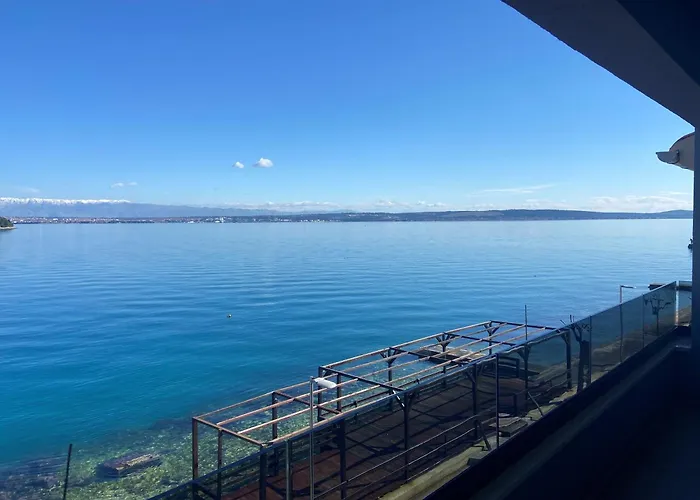 Peter's Beachside Retreat *