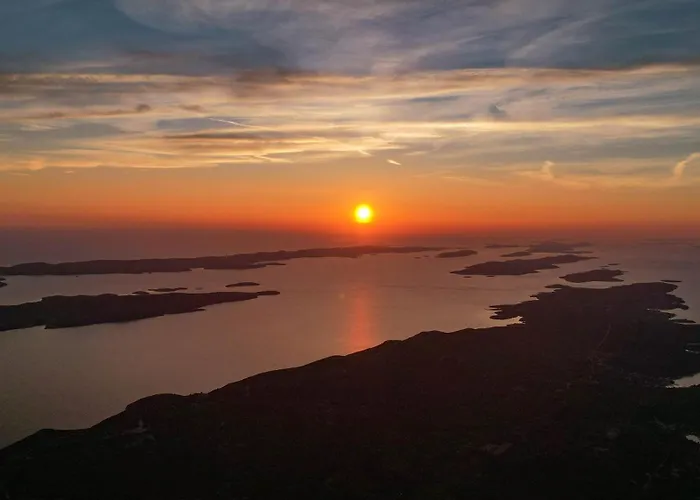 Peter's Beachside Retreat * Кали